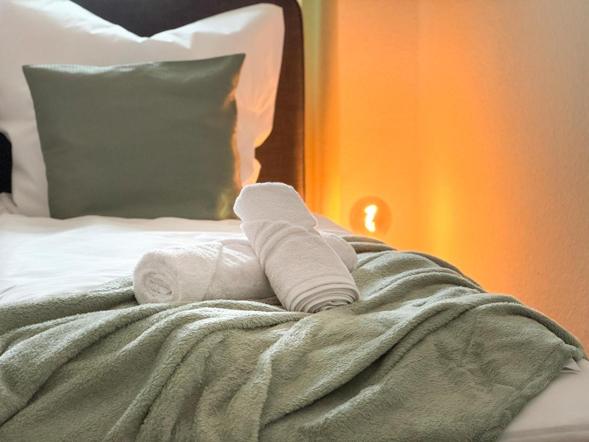 Homelystays Stilvolles Apartment An Der Kirche Lemfoerde ภายนอก รูปภาพ