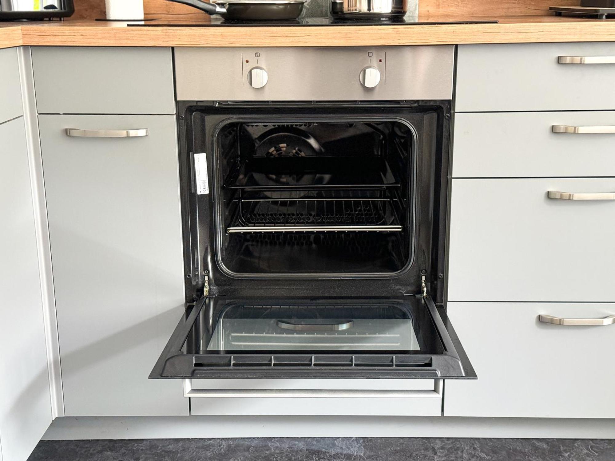 Homelystays Stilvolles Apartment An Der Kirche Lemfoerde ภายนอก รูปภาพ